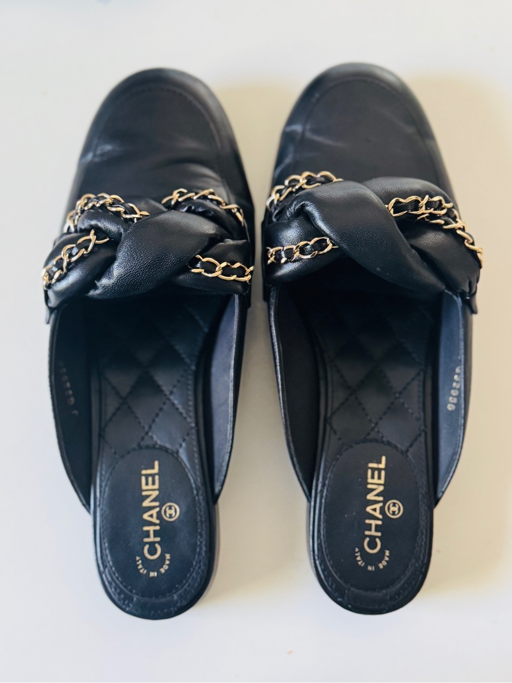 Authentic CHANEL Lambskin Chain Braided Flat Mules in Black and gold chain - Picture 12 of 13